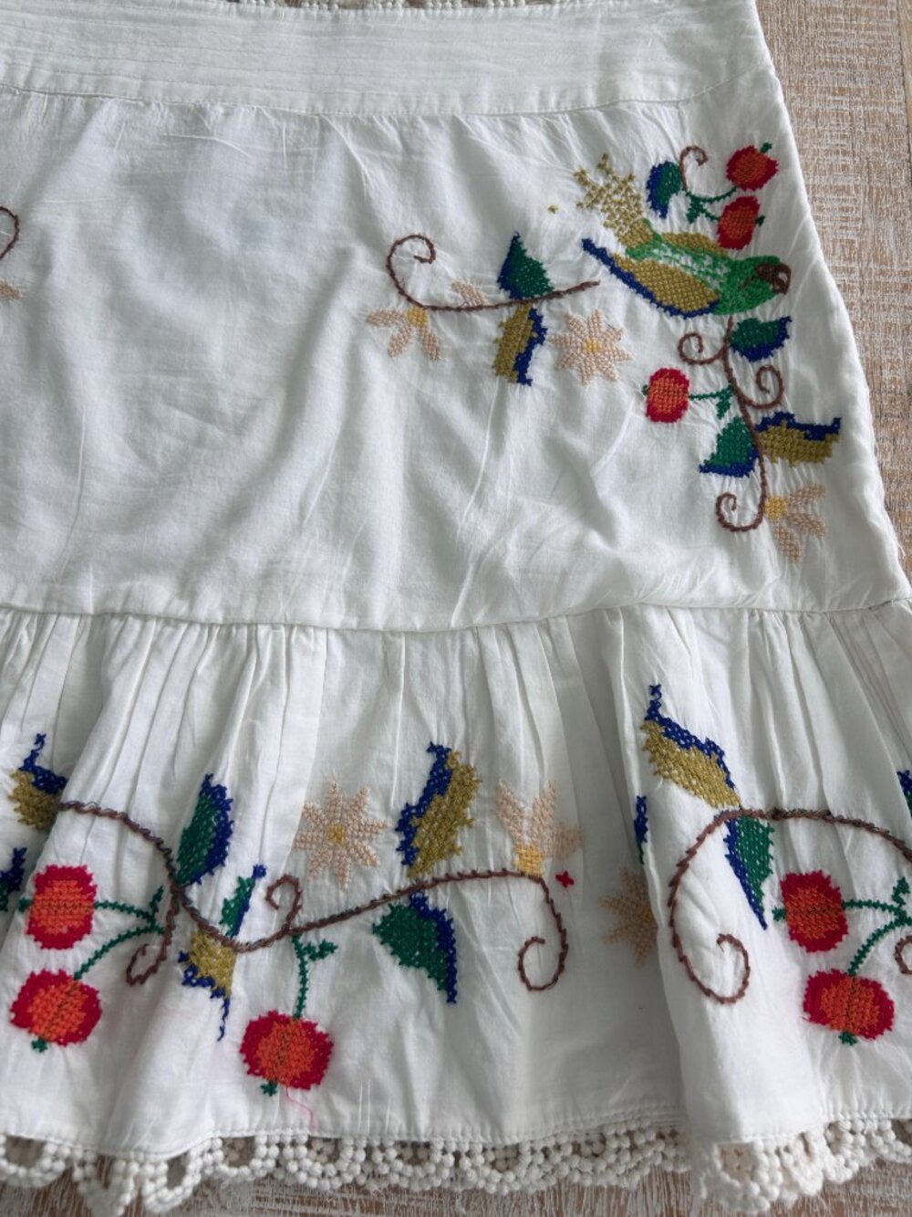 Farm Rio White w/Multicolor Embroidery Pitanga Mini Skirt Size Large - Picture 7 of 10